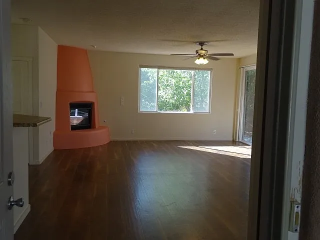 3 bed, 2000 sqft, $2,700 — Photo 2