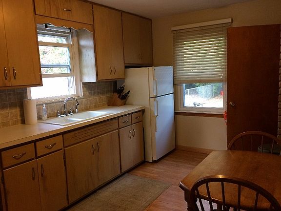4th image of 505 Burns St