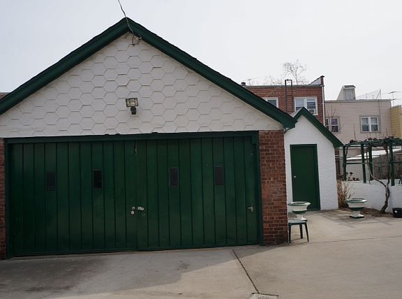 4th image of 10840 42nd Ave