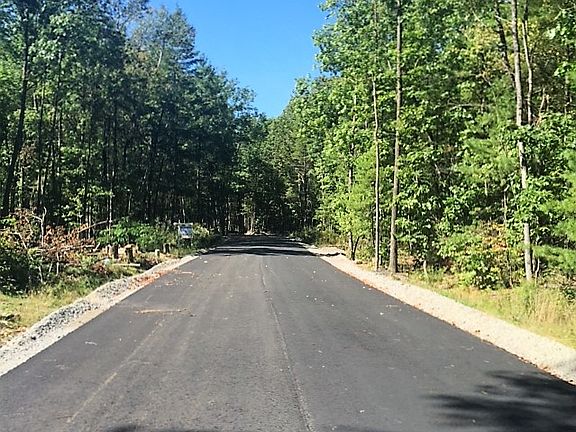 3rd image of 15 Locust Road Ests #15