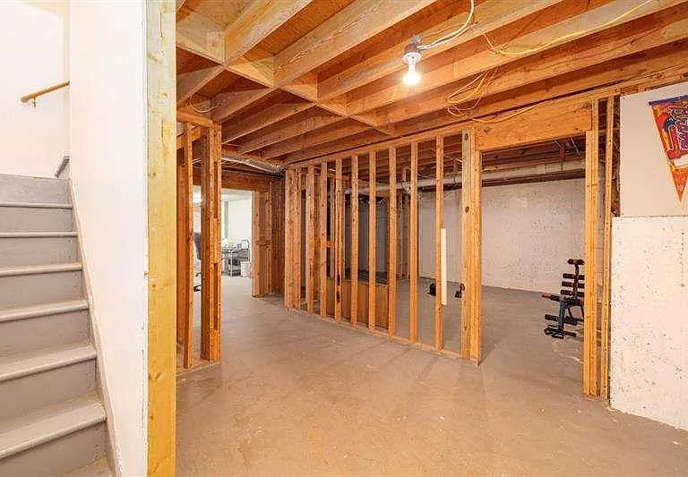 160 Clipper Bay Dr — Photo 35