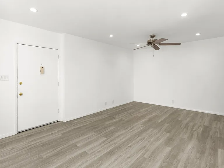 2701 Abbot Kinney Blvd — Photo 10