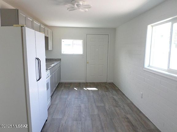 4th image of 252 W Blacklidge Dr