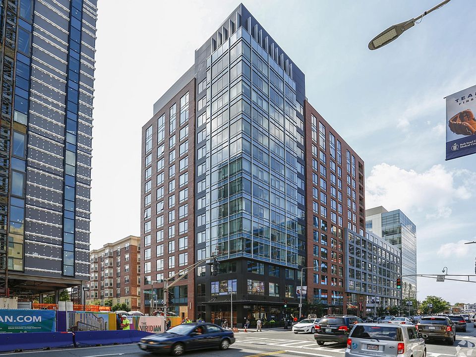 2nd image of 1332 Boylston St #919