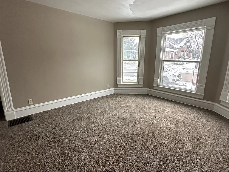 416 Dodge St — Photo 17