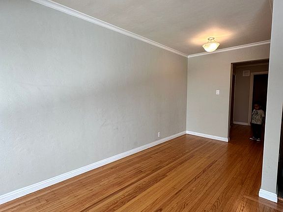 5th image of 2420 Steiner St APT 2