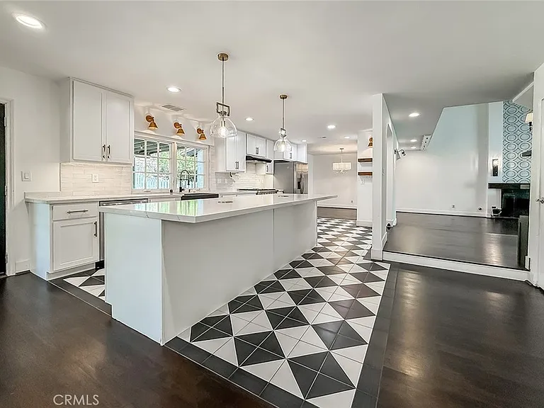 3301 Blue Ridge Ct — Photo 16