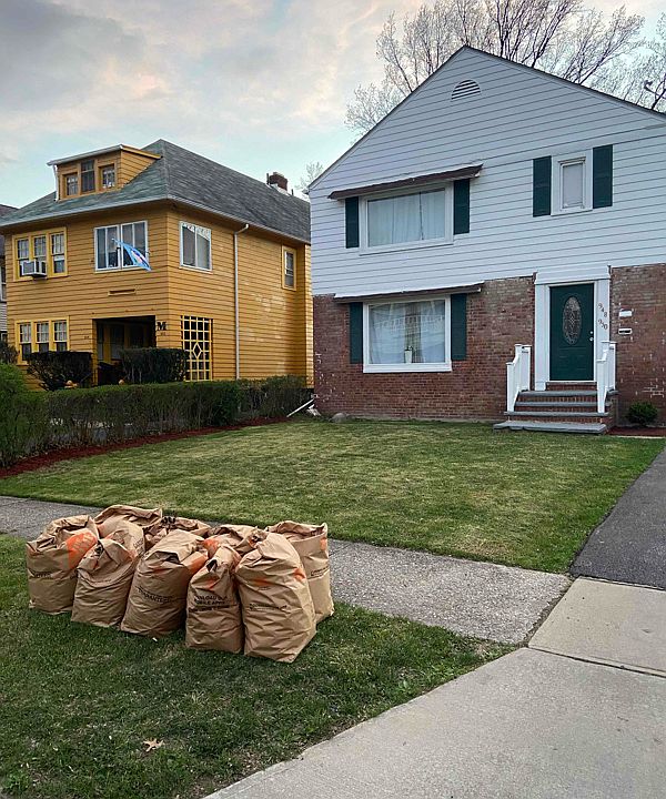 1st image of 950 Helmsdale Rd