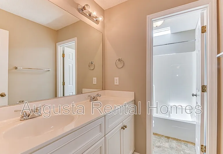 208 Stonington Dr — Photo 38