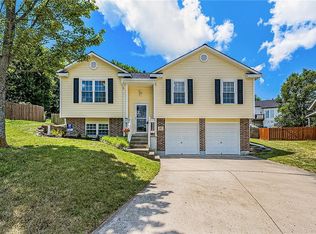 1017 SW Primrose Ct, Grain Valley, MO 64029