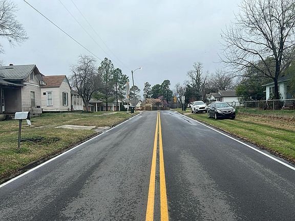 5th image of 1702 Callahan St