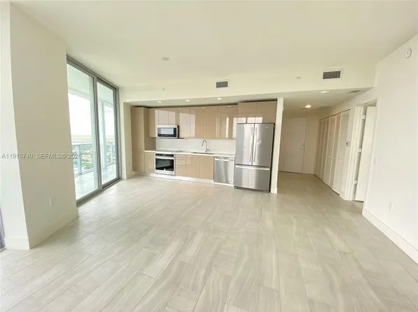 2000 Metropica Way APT 2104, Fort Lauderdale, FL 33323