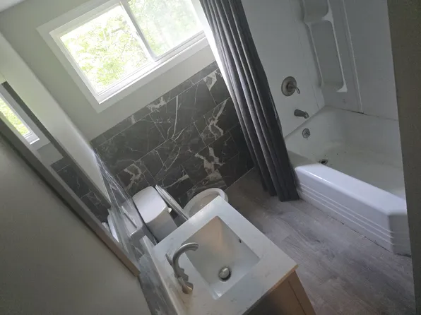 209 Burch St, Athens, WV 24712