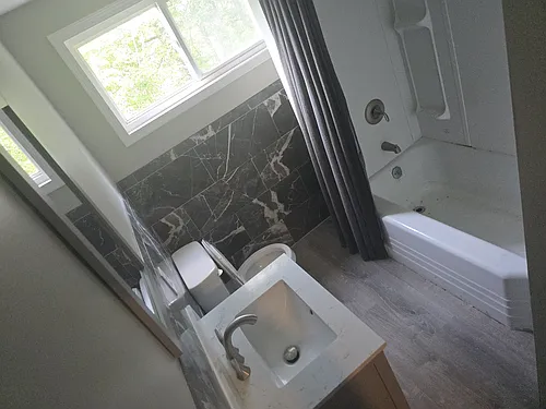 209 Burch St Photo 1
