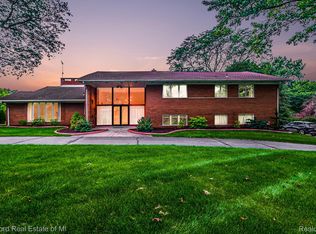 2760 Mackintosh Ln, Bloomfield Hills, MI