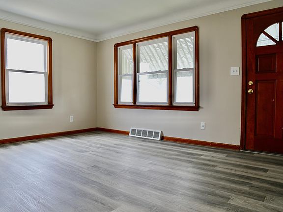 3rd image of 14014 Clifford Ave