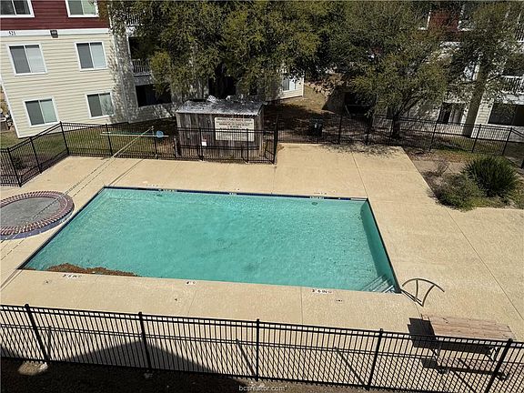 3rd image of 527 Southwest Pkwy APT 304