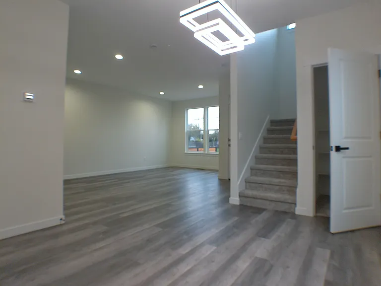 528 S 7th St — Photo 7