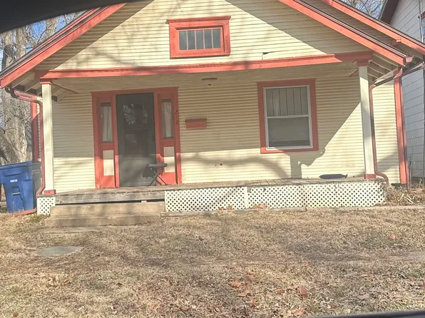 212 Columbia St, Augusta, KS 67010