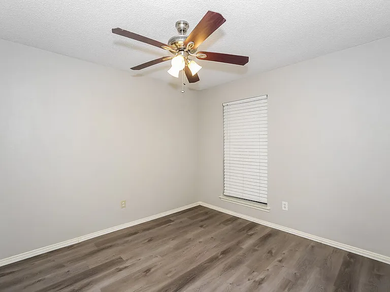 709 Daniels Dr — Photo 14