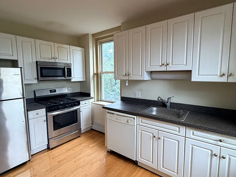 533 Chapel St #3 — Photo 4