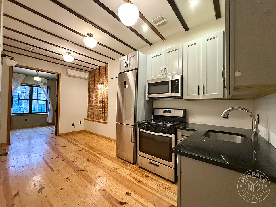 212 Starr St #1L