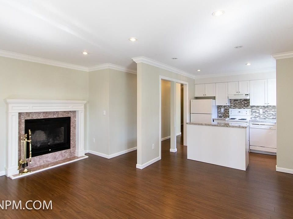 1st image of 225 Mowat St #202