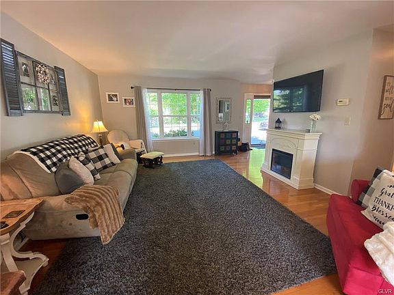 2nd image of 2430 Thomas Dr