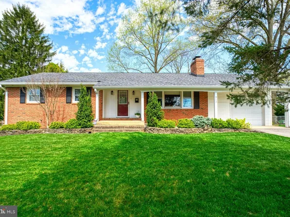 313 Prospect Dr SW, Leesburg, VA 20175