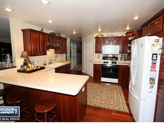 Maple cabinets in kitchen