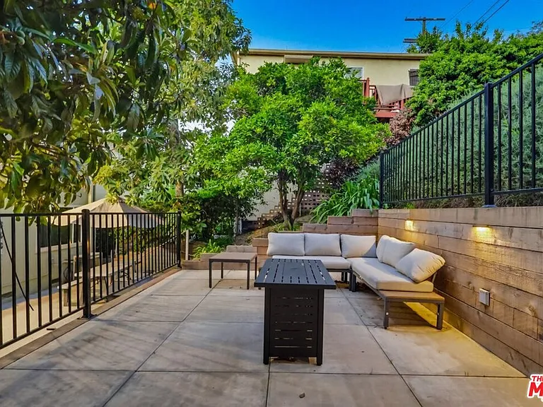 1828 Silver Lake Blvd — Photo 10