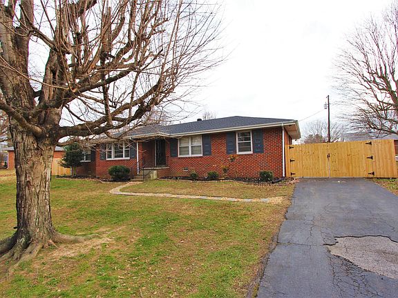 3rd image of 102 Louise Dr