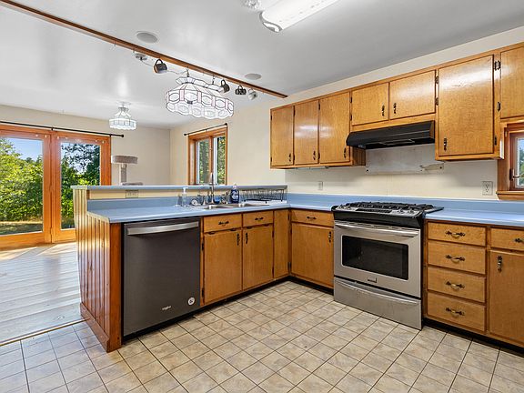 3rd image of 395 Liberty Road