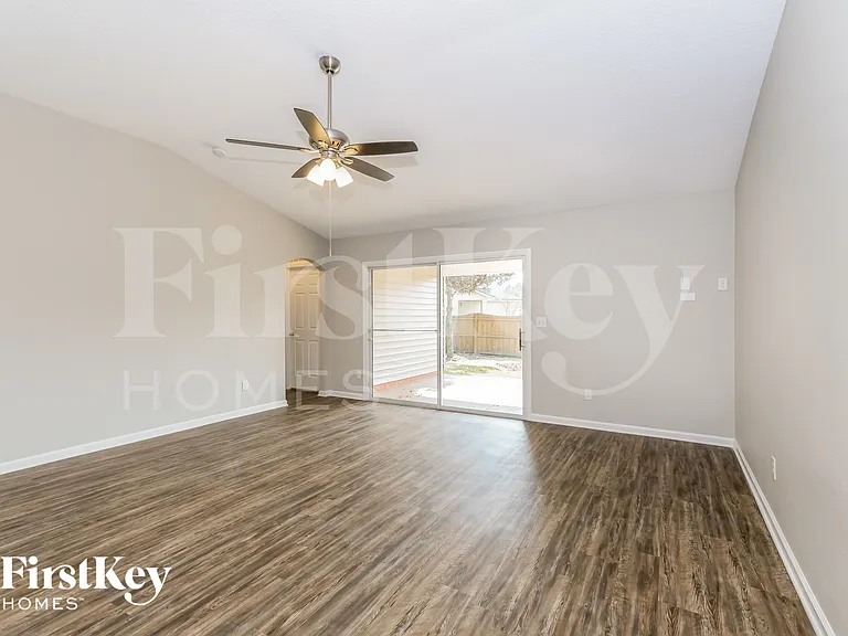 9760 Woodstone Mill Dr — Photo 3