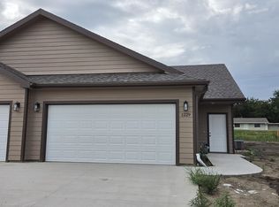 1229 Lindbergh Ln, Salina, KS 67401