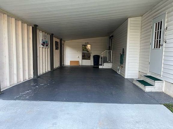 2nd image of 6502 Lakewood Dr Unit A