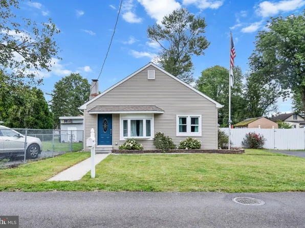 1025 5th Ave, Croydon, PA 19021