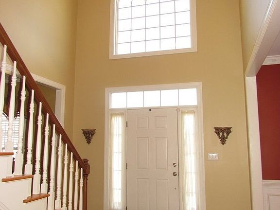 3rd image of 104 Beacon Hill Pl