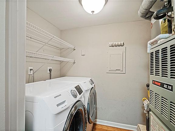 5th image of 445 W 9th St APT 104