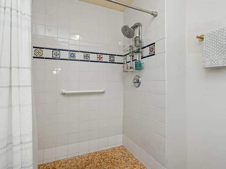 49105 Barrymore St — Photo 13