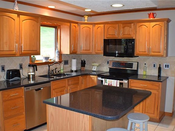 3rd image of 417 Primrose Dr