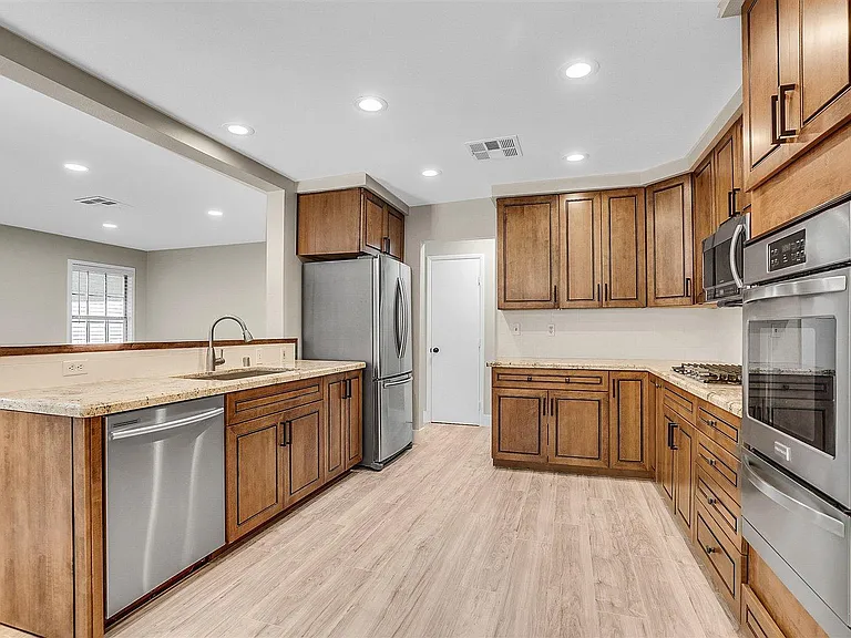 7705 Sea Wind Dr — Photo 11