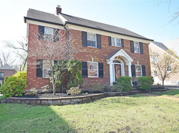 7424 Buckingham Dr, Saint Louis, MO 63105