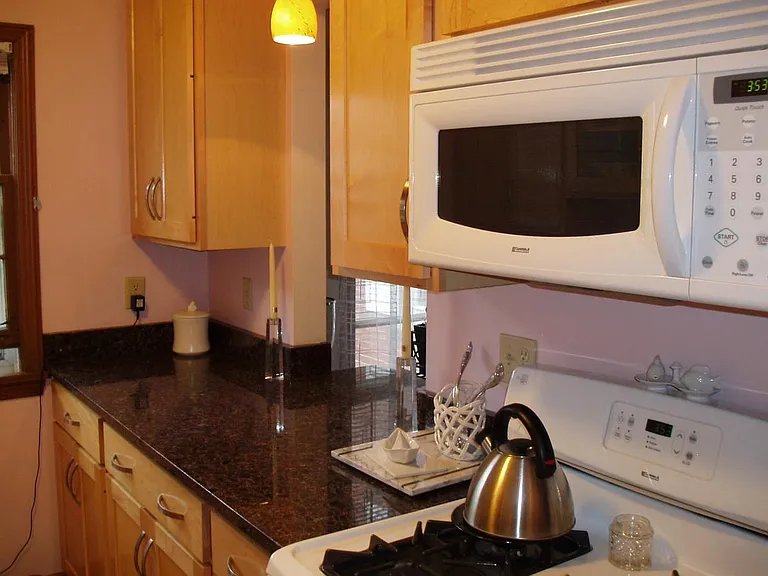 4955 N Santa Monica Blvd — Photo 20