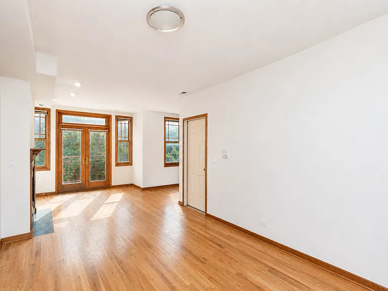 3240 N Racine Ave #2 — Photo 3