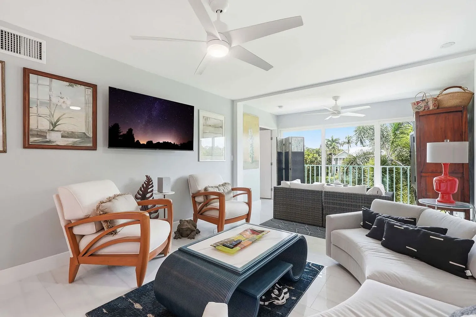 2 bed, 2.0 bath, 882 sqft, $9,420 — Photo 1