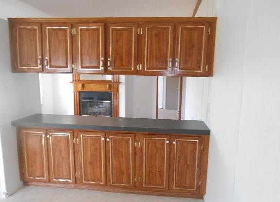 5th image of 10 Spencer Ln