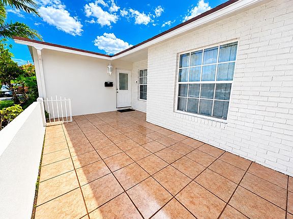 3rd image of 6808 MERION Court
