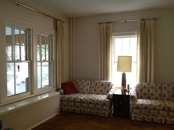 3rd image of 94 Hollywood Ave