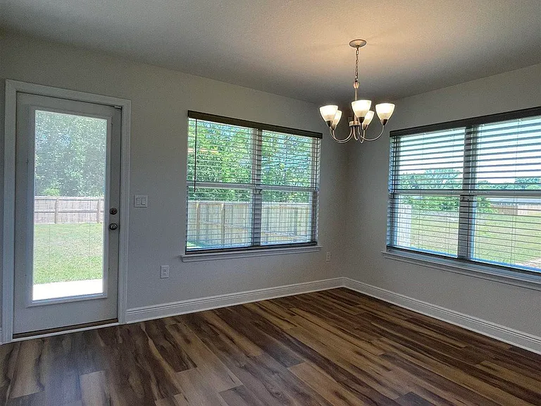 7130 Sonny Dr — Photo 8
